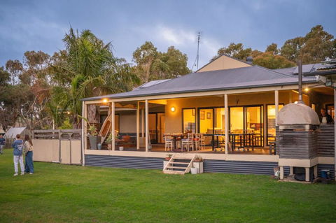 Eighteenontonto. - Kalgoorlie Accommodation 0