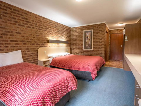 Eildon Parkview Motor Inn Room 2 - Kalgoorlie Accommodation 1