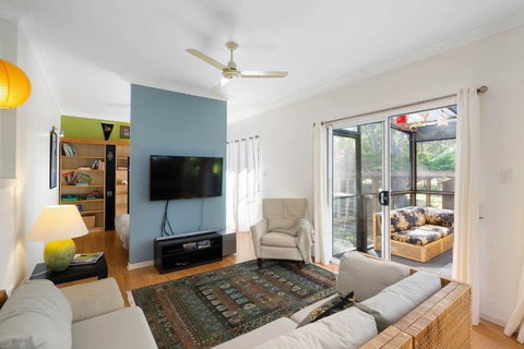 Enchanted Garden Cottage With Bikes And Air Con - Kalgoorlie Accommodation 4