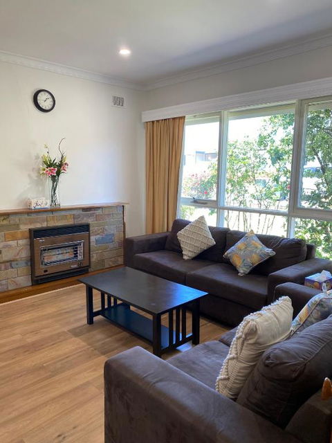 Entire House Between Marion /Flinders University - Kalgoorlie Accommodation 3