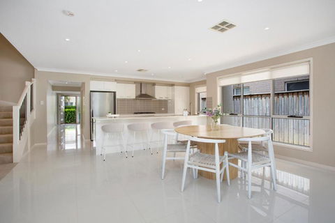 Entire Home In Park Central - Family-Friendly Getaway - Walk To Parks, Shops And Transport In Macarthur - Kalgoorlie Accommodation 3