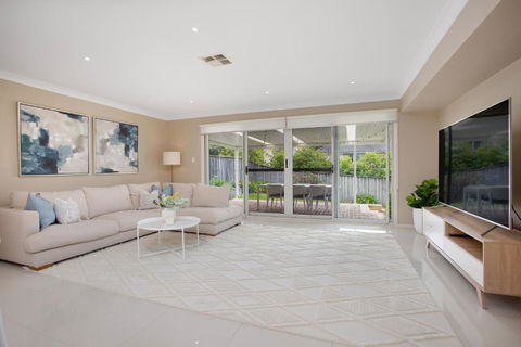 Entire Home In Park Central - Family-Friendly Getaway - Walk To Parks, Shops And Transport In Macarthur - Kalgoorlie Accommodation 2