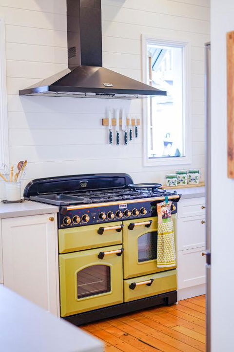 Entire Boutique Home - The Rustic Cottage - Canungra - Kalgoorlie Accommodation 3