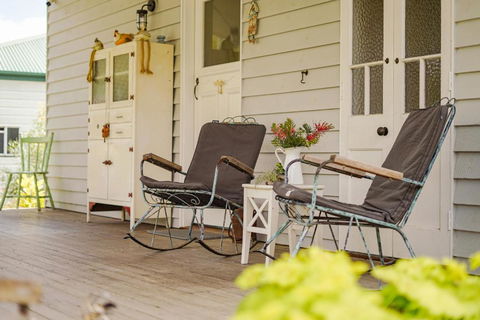 Entire Boutique Home - The Rustic Cottage - Canungra - Kalgoorlie Accommodation 1