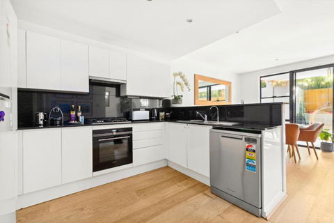 Fab Bondi 2-Bed With Courtyard & Alfresco Dining - Kalgoorlie Accommodation 3