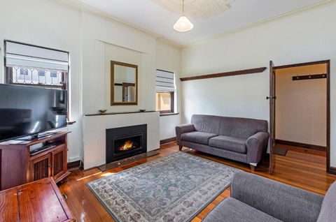 Fairholme Apartment - Kalgoorlie Accommodation 2