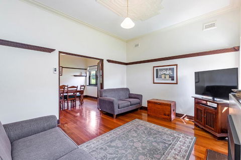Fairholme Apartment - Kalgoorlie Accommodation 3