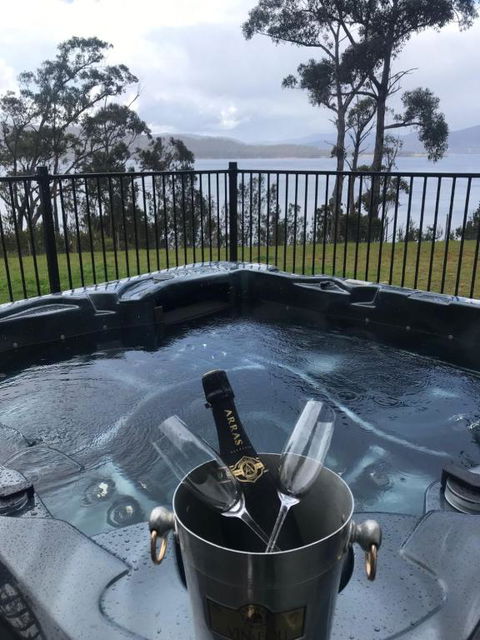 Fairwinds Tasmania - Kalgoorlie Accommodation 1