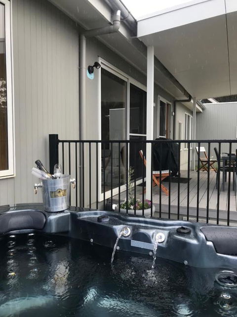 Fairwinds Tasmania - Kalgoorlie Accommodation 2