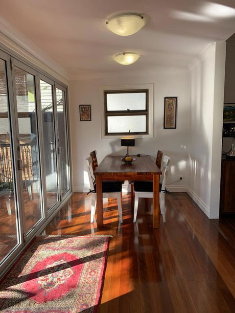 Family And Pet Friendly Home In Brisbane - Kalgoorlie Accommodation 4