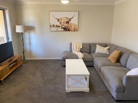 Family Favourite, Spacious 2 Bedroom Unit - Kalgoorlie Accommodation 0