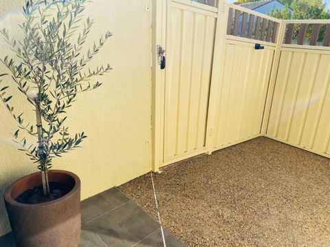 Family Favourite, Spacious 2 Bedroom Unit - Kalgoorlie Accommodation 4