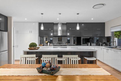 Family Vacation Escapade Shops Beach And Sun Await - Kalgoorlie Accommodation 1