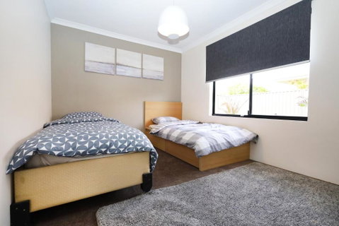 Family Holiday Home - Kalgoorlie Accommodation 2