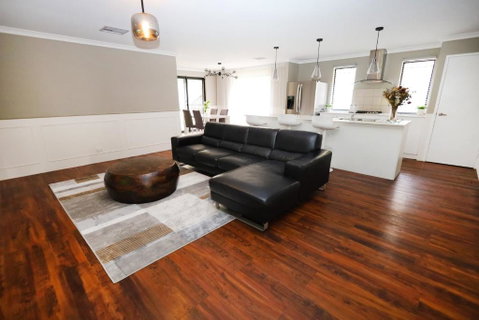 Family Holiday Home - Kalgoorlie Accommodation 4