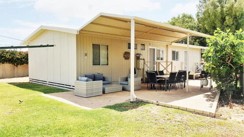 Frangipani Cottage - Kalgoorlie Accommodation 1