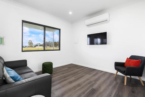 Glenowrie Cottage - 1 King 2 Singles Near Cadia - Kalgoorlie Accommodation 1