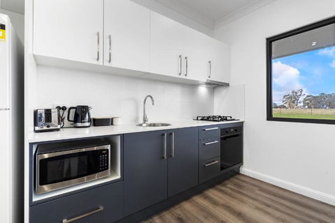 Glenowrie Cottage - 1 King 2 Singles Near Cadia - Kalgoorlie Accommodation 3