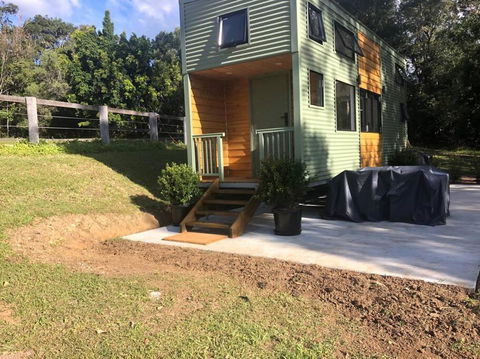 Gorgeous 2 Bedroom Tiny House Noosa Hinterland - Kalgoorlie Accommodation 2