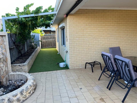 Garrison Cottage - Kalgoorlie Accommodation 4