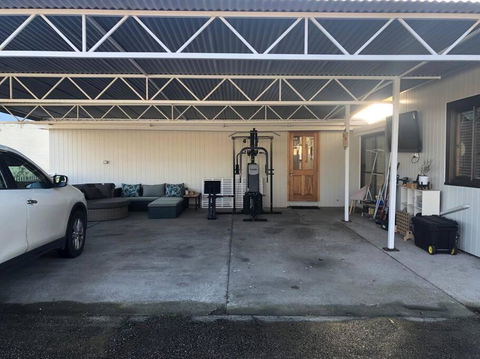 Guesthouse On Grant Street - Kalgoorlie Accommodation 3