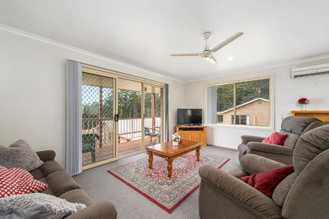 H1211 Mission Terrace Lakewood Heights Estate - Kalgoorlie Accommodation 0