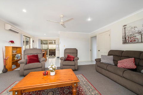 H1211 Mission Terrace Lakewood Heights Estate - Kalgoorlie Accommodation 2