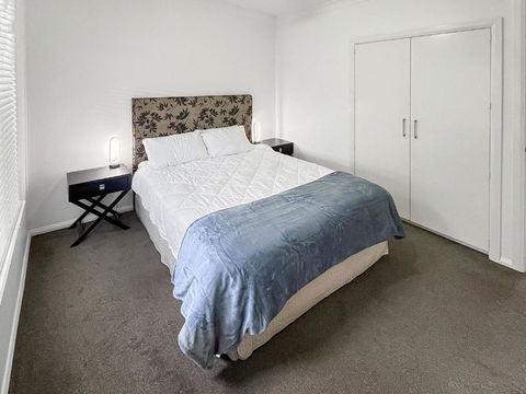 H2O Holiday Apartments - Unit 10 - Kalgoorlie Accommodation 2