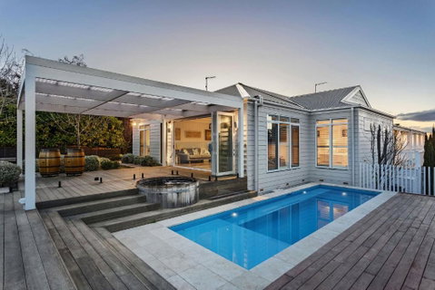 Hamptons Elegance Views Pool & Spa - Kalgoorlie Accommodation 0