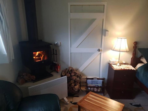 Handsome Hills Dairy Retreat - Kalgoorlie Accommodation 3