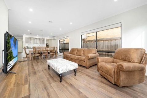 Happy Cozy Convenient 4BR, Breezy, Near Mall, Park - Kalgoorlie Accommodation 1