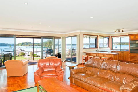 HAIS18G - Riverside Delight - Kalgoorlie Accommodation 1