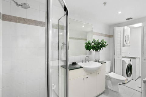 HELP1 - Chatswood Charm Central Apartment Near Station - Kalgoorlie Accommodation 3