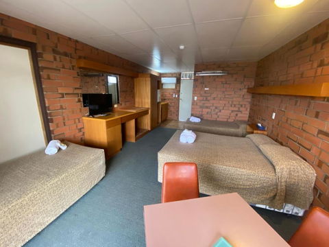 Hawker Hotel Motel - Kalgoorlie Accommodation 1