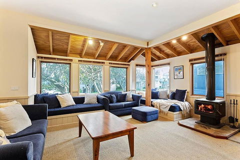 HAY SHED Chalet, Alpine-getaways - Kalgoorlie Accommodation 2
