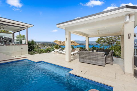 HEATed Pool, Lake & Beach, Luxury 5 B/R House - Kalgoorlie Accommodation 0