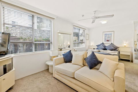 HENRY12 Self- Catering - Kalgoorlie Accommodation 1