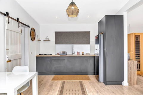 Hillrise Retreat - Kalgoorlie Accommodation 2