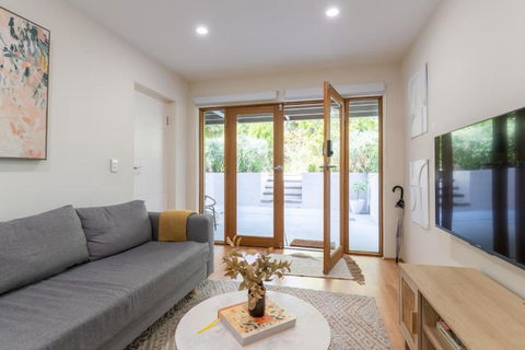 Hills Hideaway - Kalgoorlie Accommodation 1