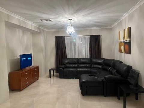 Holiday Home To Remember - Kalgoorlie Accommodation 3