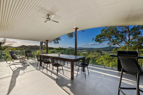 Hinterland Dreamers Poolside Retreat - Kalgoorlie Accommodation 1