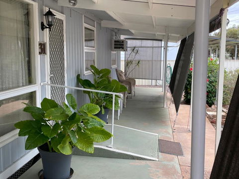 Homely Cottage - Kalgoorlie Accommodation 1