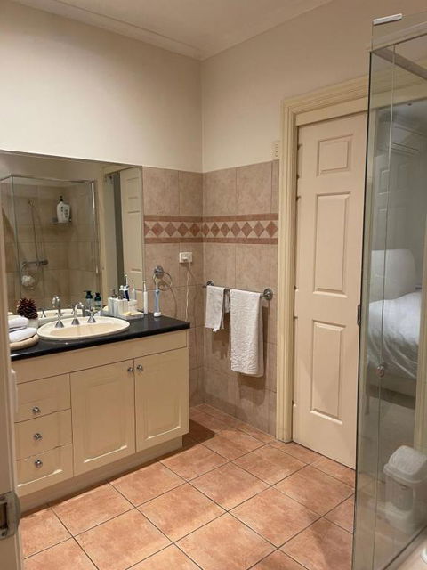 Hunter House - Kalgoorlie Accommodation 2