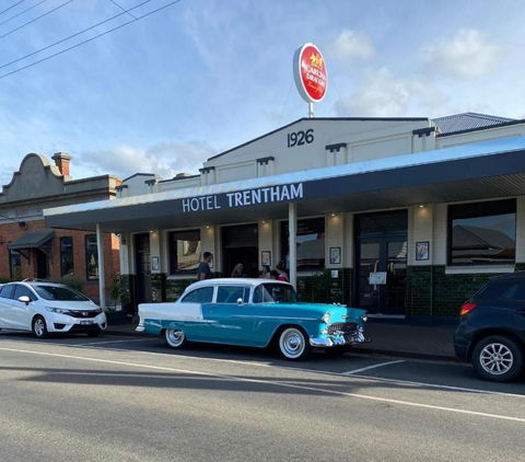 Hotel Trentham Villa 2 - Kalgoorlie Accommodation 1