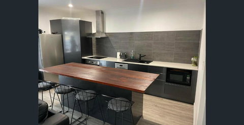 Island Haven Wood - Kalgoorlie Accommodation 3