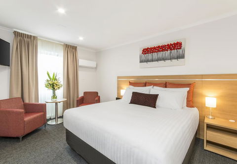 Adelaide Royal Coach - Kalgoorlie Accommodation 1