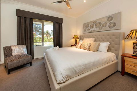 Adelphi Waterfront 2 Bedroom Ground Floor Home - Kalgoorlie Accommodation 3