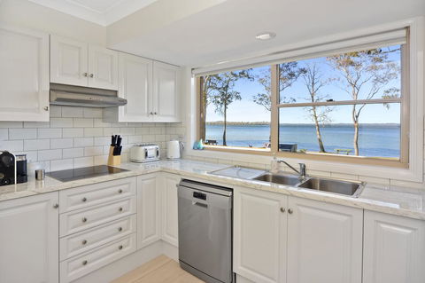 Adrift Retreat - St Georges Basin Waterfront Home - Kalgoorlie Accommodation 3