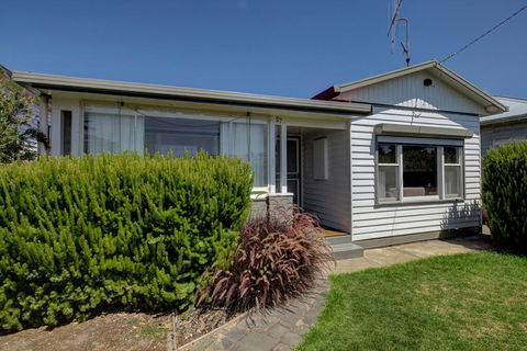 Aisling Cottage - Kalgoorlie Accommodation 0
