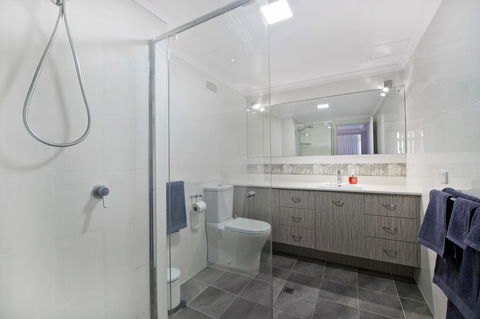 Akuna 20, 6 Joffre Street - Kalgoorlie Accommodation 1